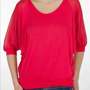 Buckle Red by BKE Dolman sleeve Pieced Top Size Medium